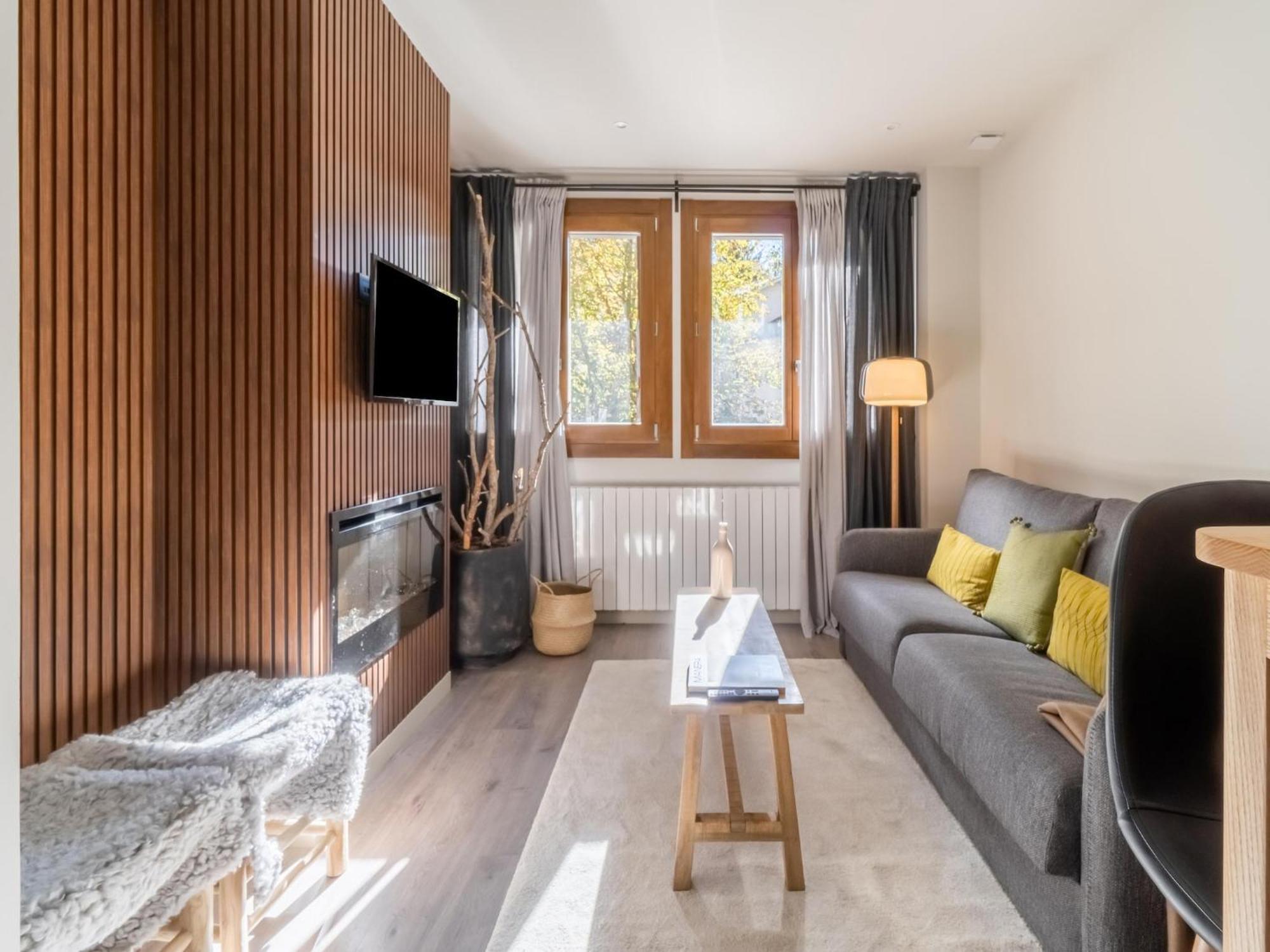 Natusliving Benasque E Apartment Bagian luar foto